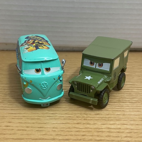 Pixar Disney Cars Lot Fillmore and Sarge Pull Back & Go Vehicles See Video - Picture 1 of 8